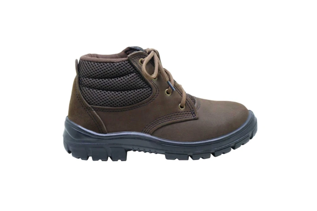 Botina de Amarrar Couro Nobuck com Bico Pvc Imbiseg Marrom Tamanho 42