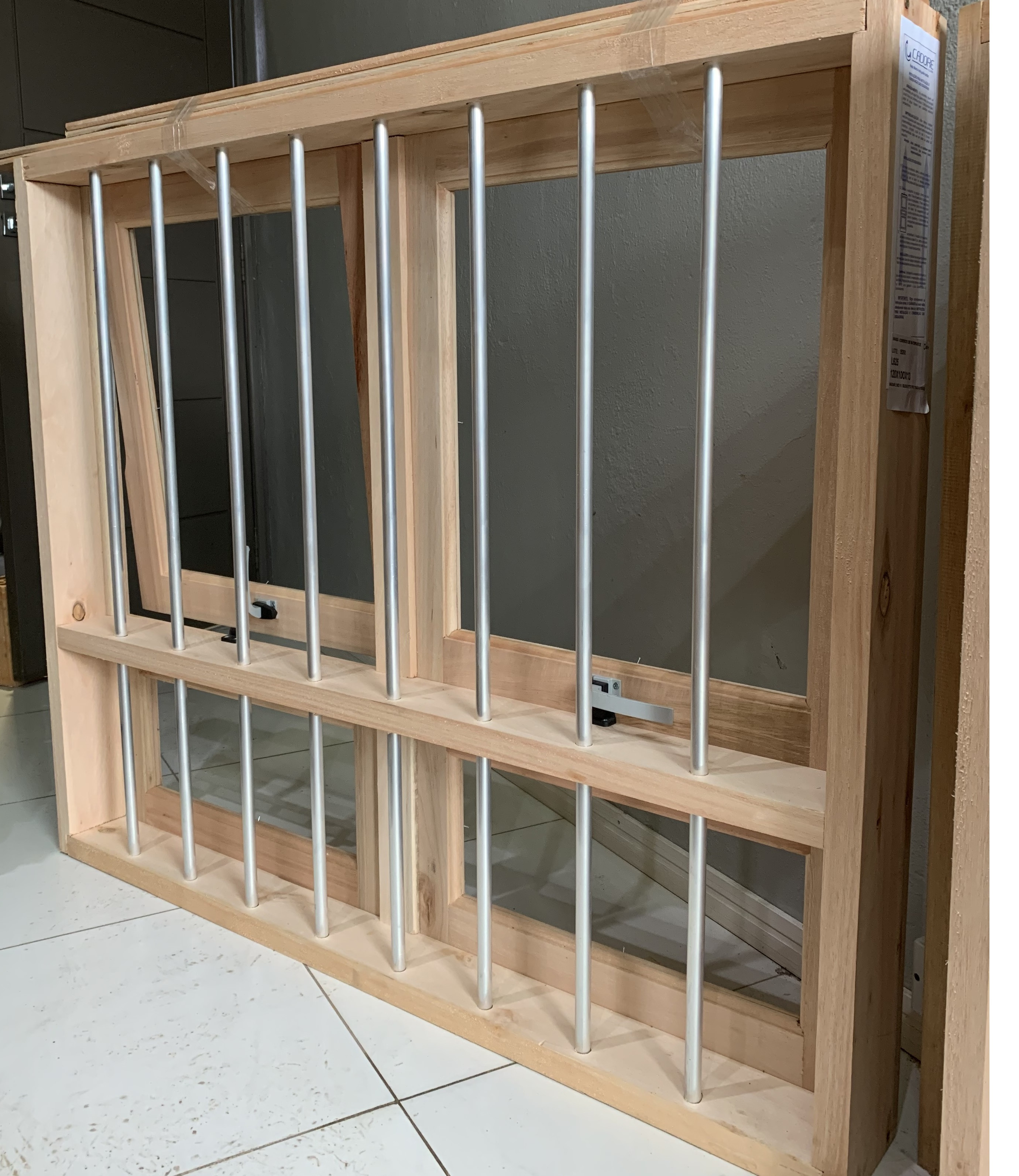 Jan Euc 1,20l X 1,00a Maxiar (2 Modulos) V.i. C/grade e Fixo em Baixo