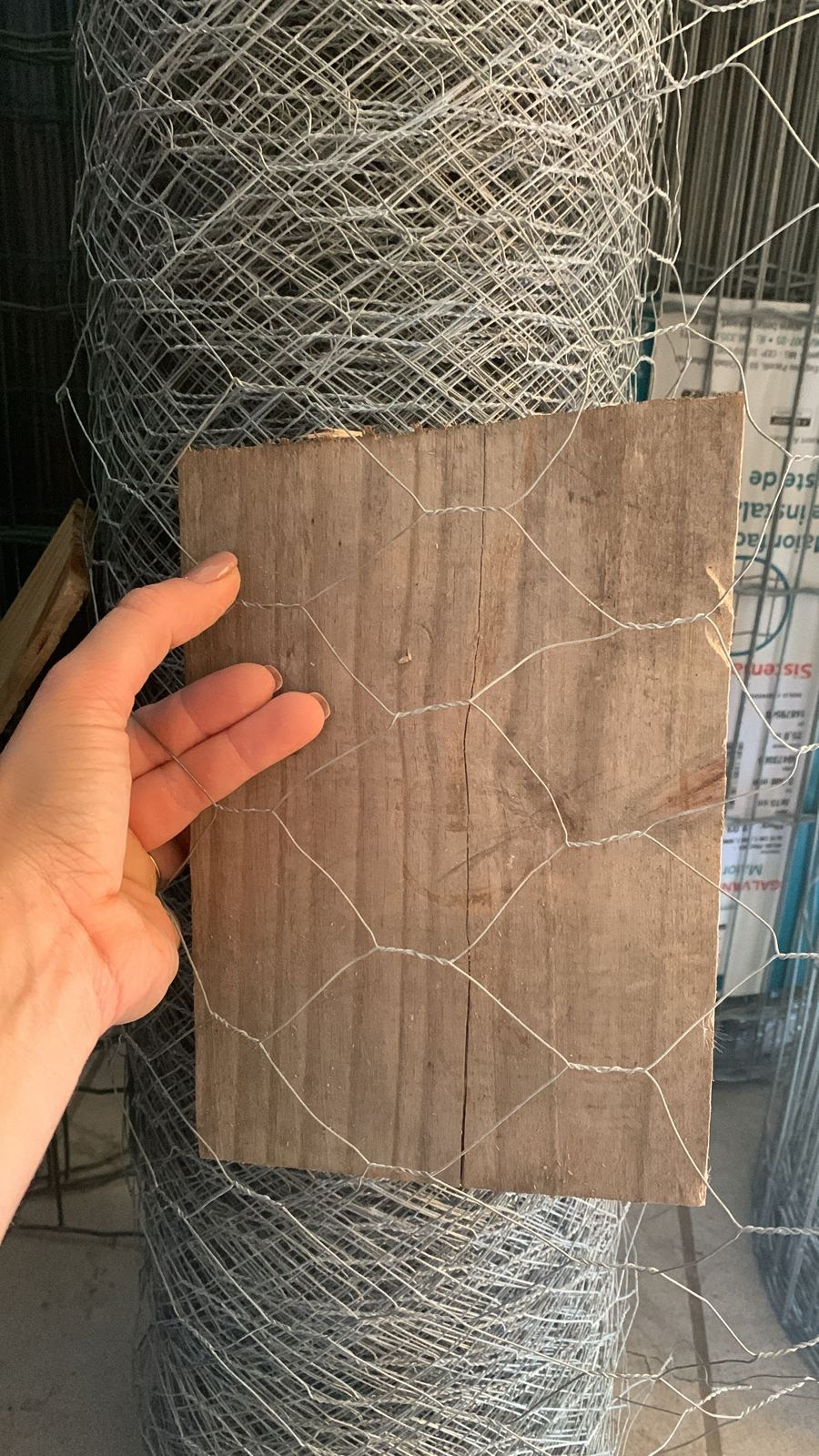 Tela Galinheiro Metal Altura: 1,50m  2" X 22