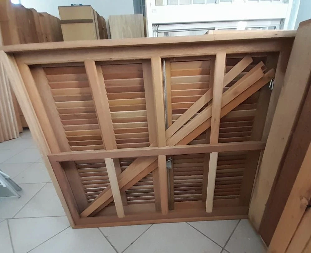 Jan Guilhot Cedro Misto 1,20 X 1,00 Guilhotina Venez Abrir