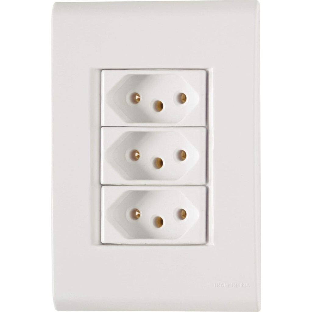 Conjunto 4x2 com 3 Tomadas 2p+t 10 a 250 V Tramontina Liz Branco Tramontina