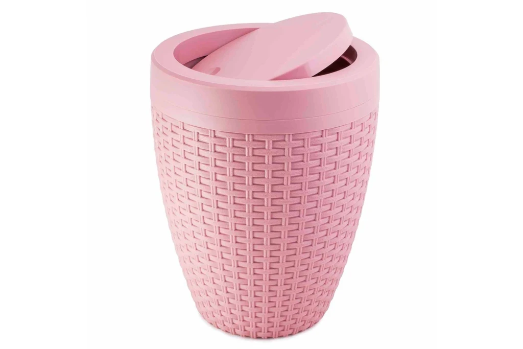 Lixeira Rattan com Tampa Basculante em Polipropileno 7,5 Litros Rosa