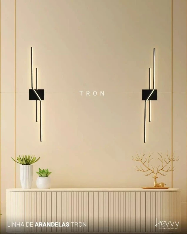 Hevvy Arandela Tron 89cm 31w 3000k Preto Pz-002/89wl1